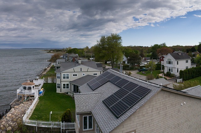 domky, moře, solární energie